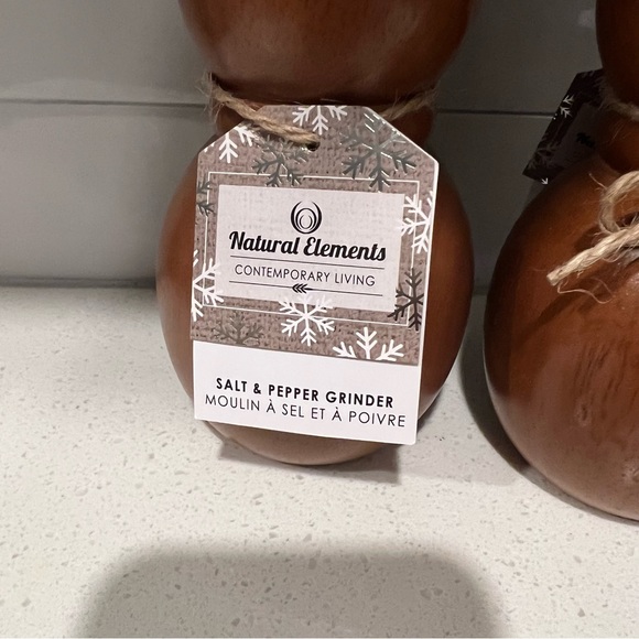 COPY - ONLY One - NWT Snowman Salt/pepper grinder - Picture 2 of 5